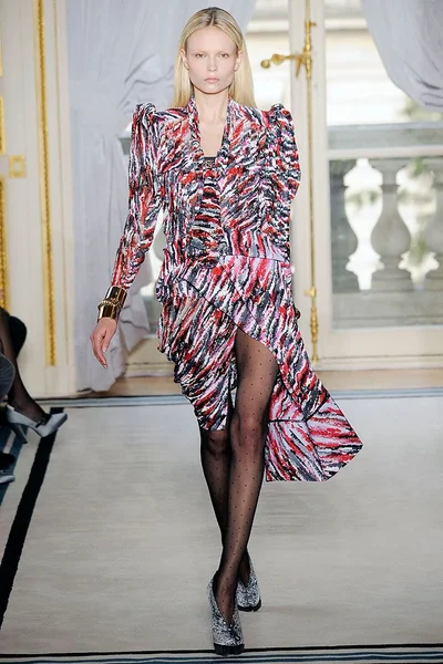 Look 15